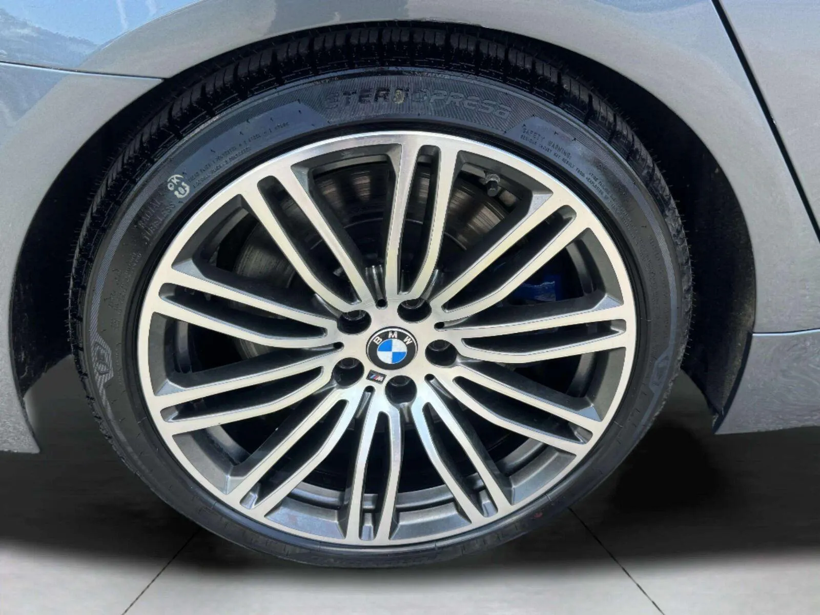 BMW 5 Series photo 47