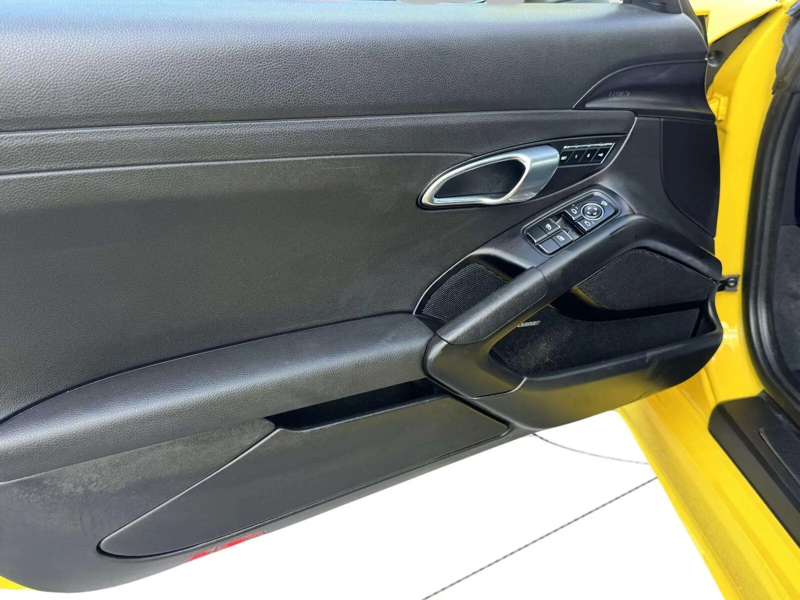 Porsche 718 Boxster photo 20