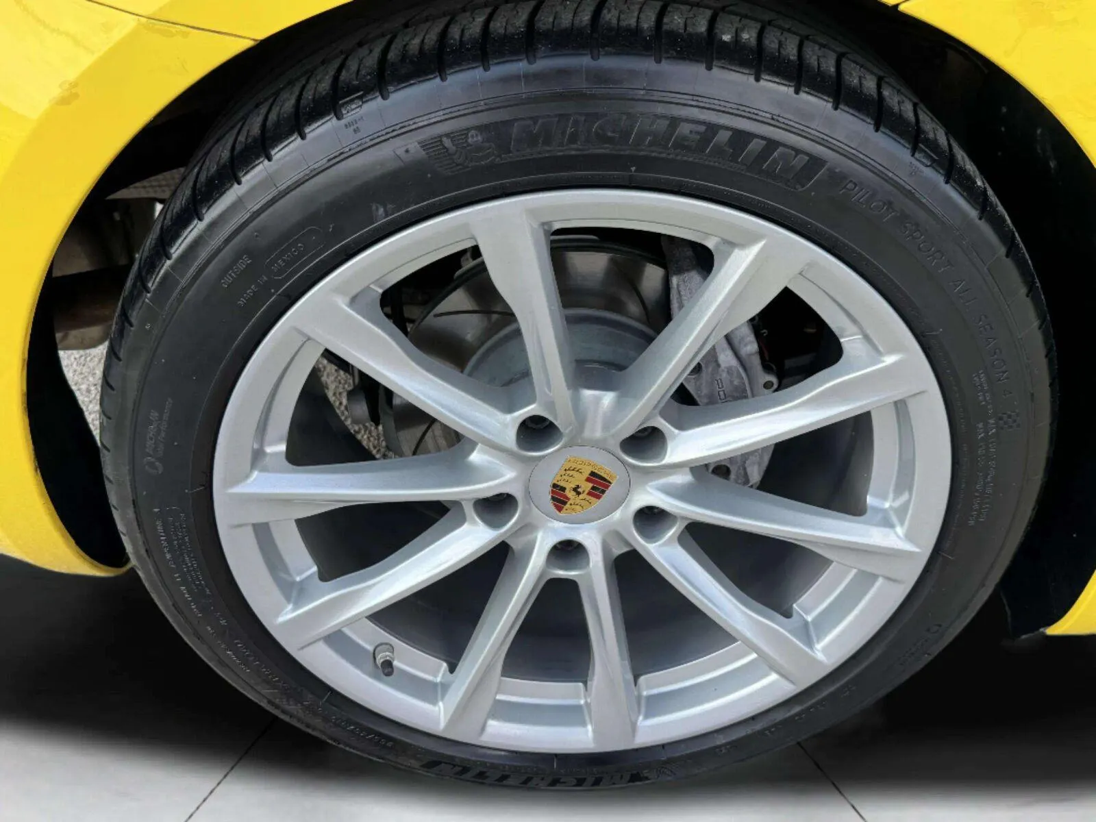 Porsche 718 Boxster photo 39