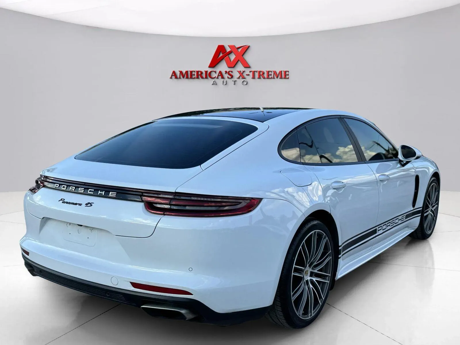 Porsche Panamera photo 6