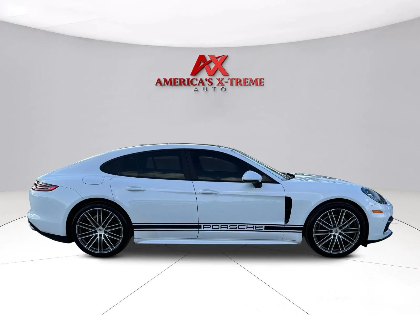 Porsche Panamera photo 7