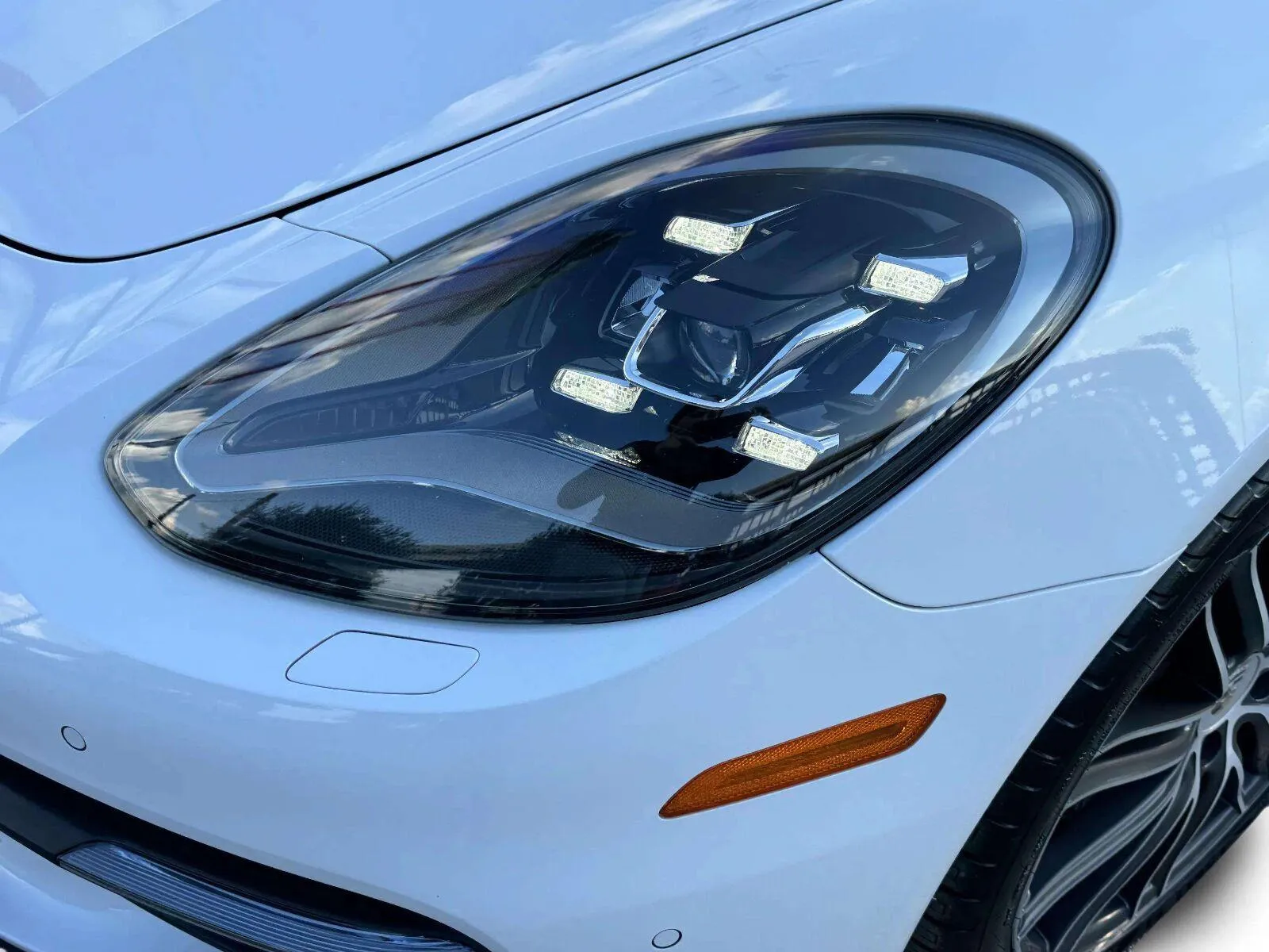 Porsche Panamera photo 13
