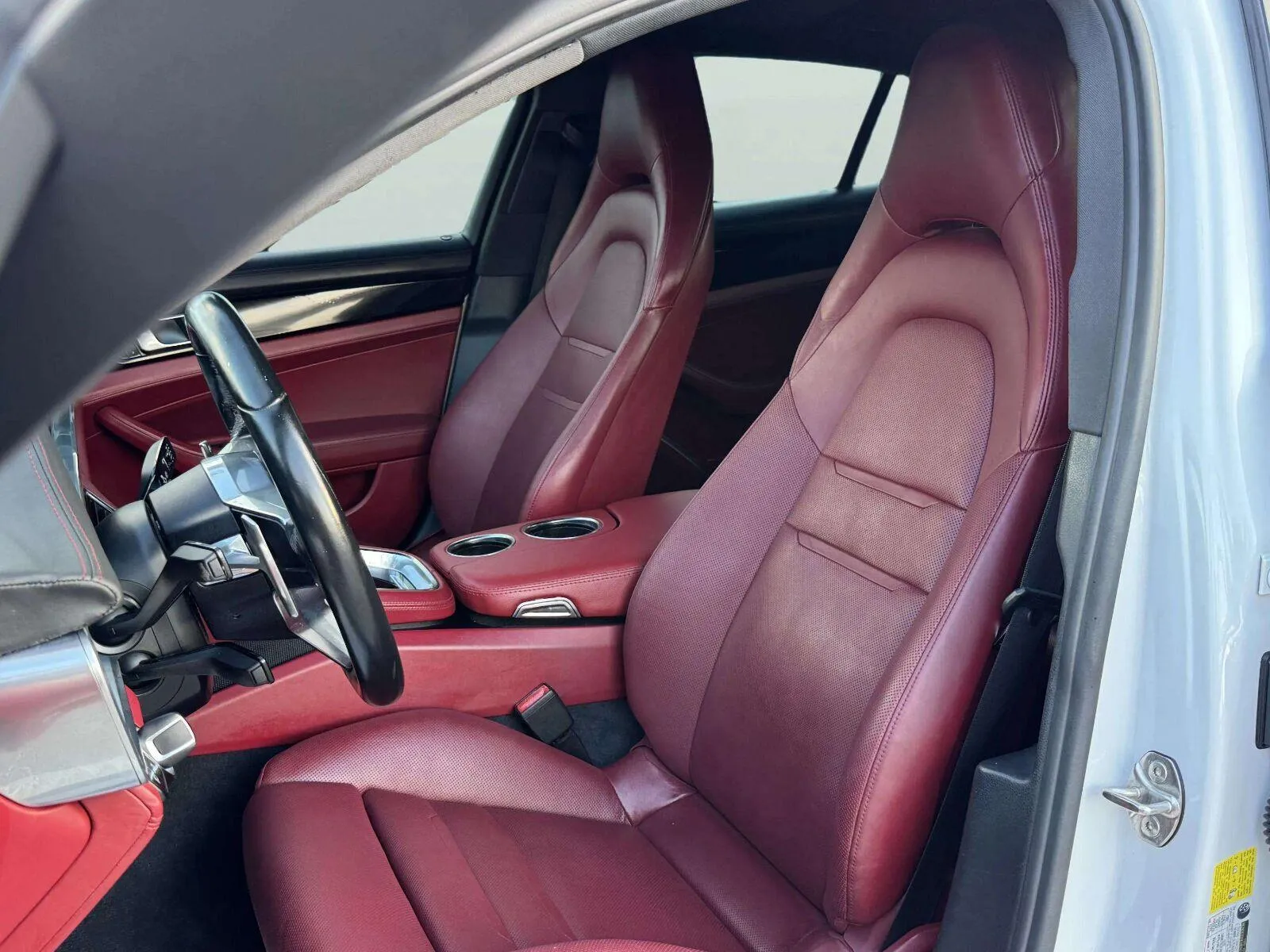 Porsche Panamera photo 21