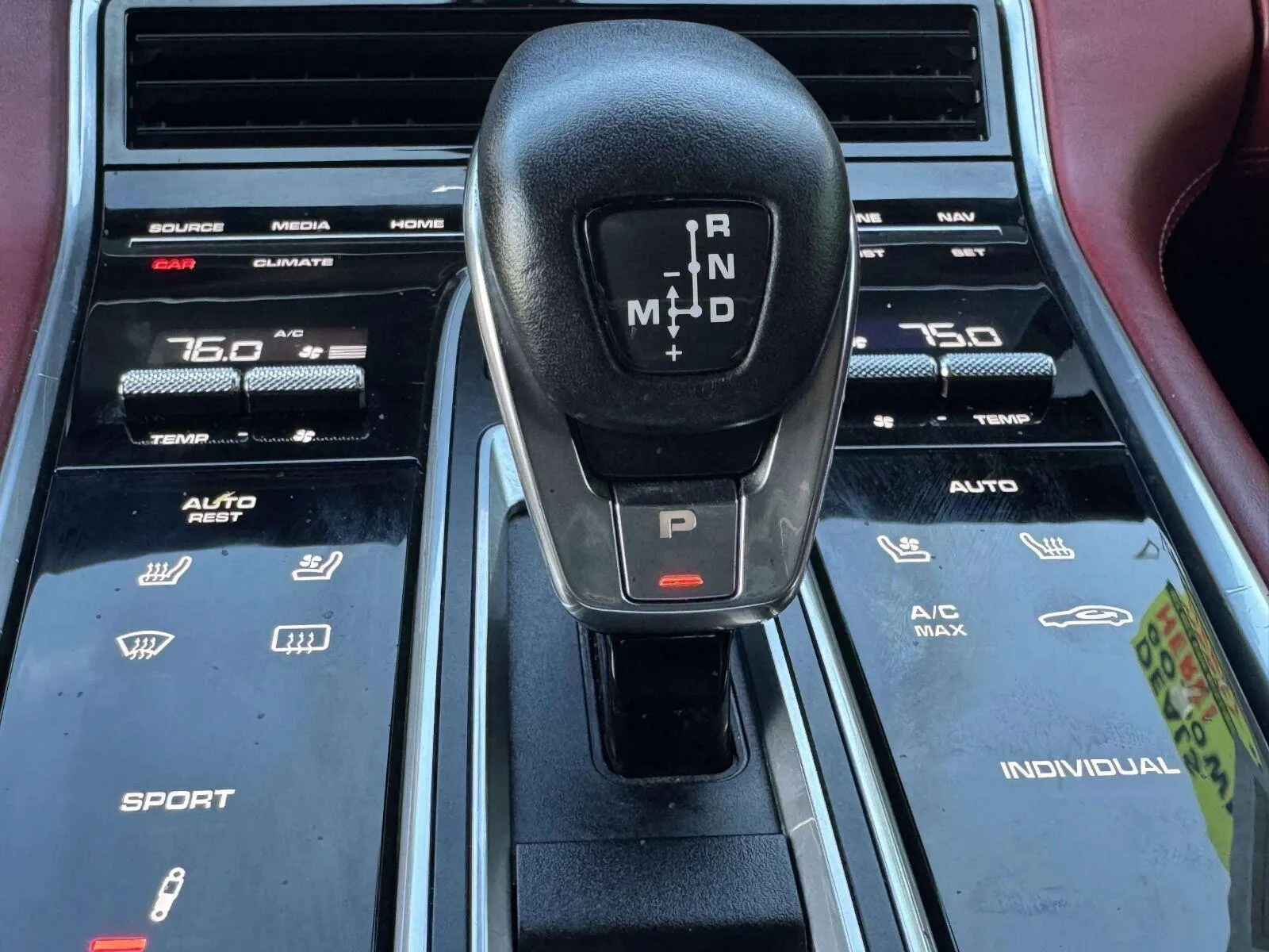 Porsche Panamera photo 32