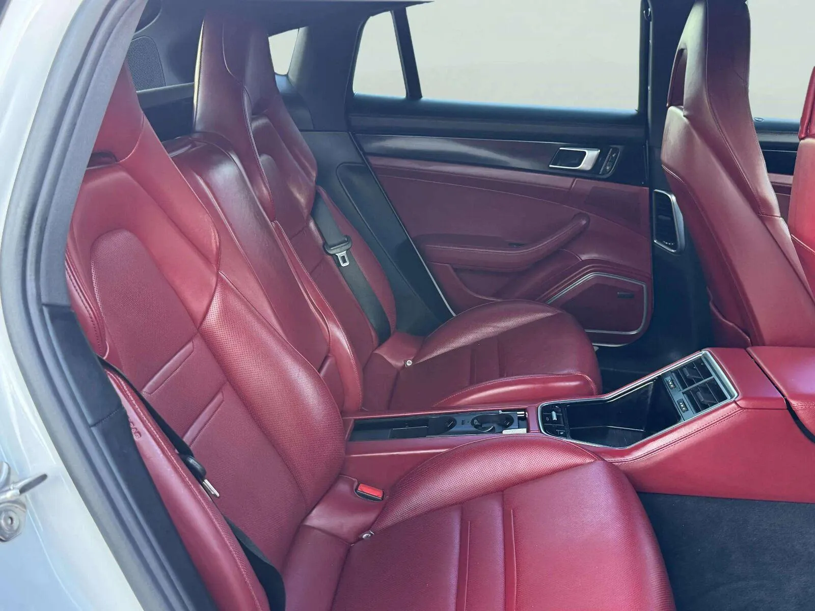 Porsche Panamera photo 38