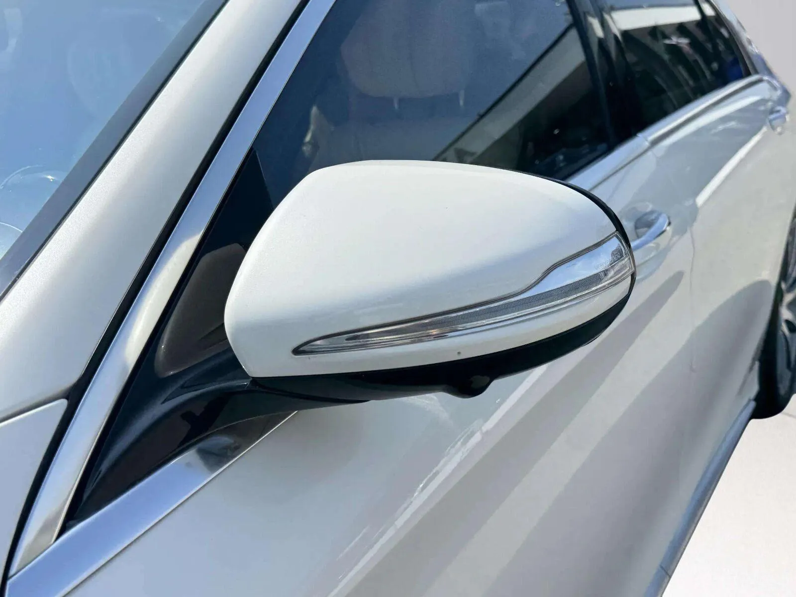 Mercedes-Benz S-Class photo 12