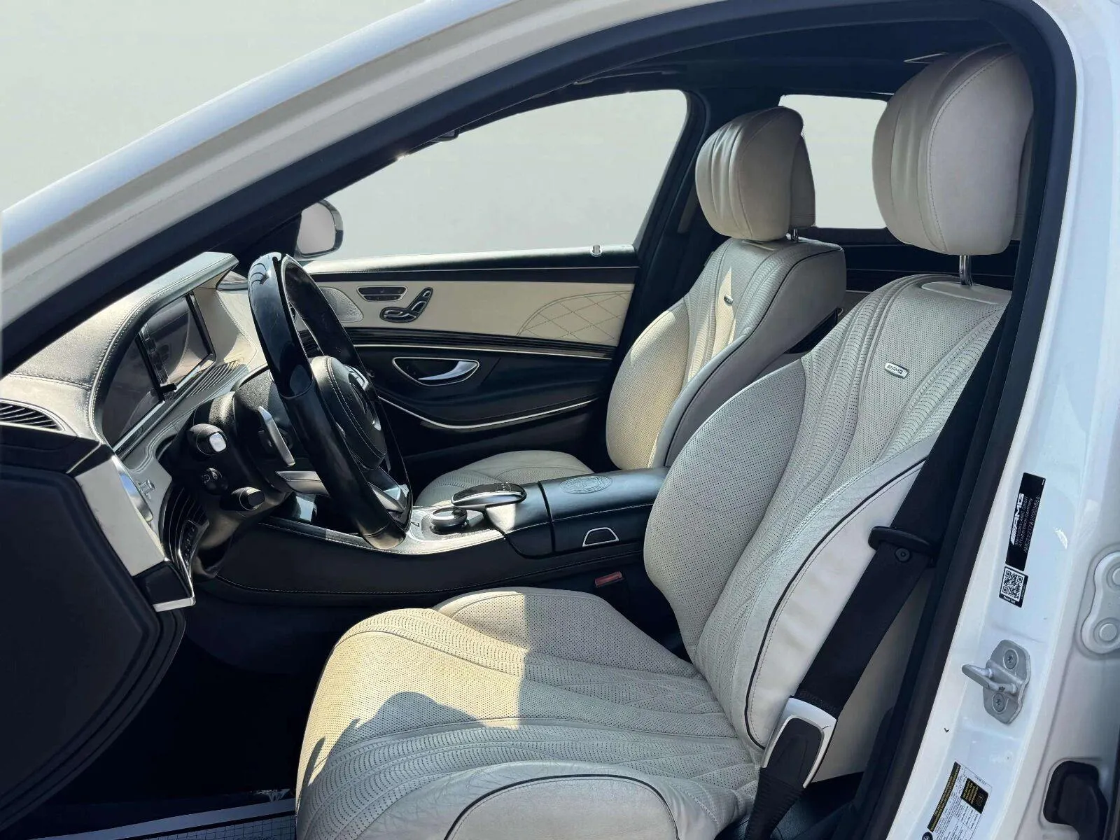 Mercedes-Benz S-Class photo 16