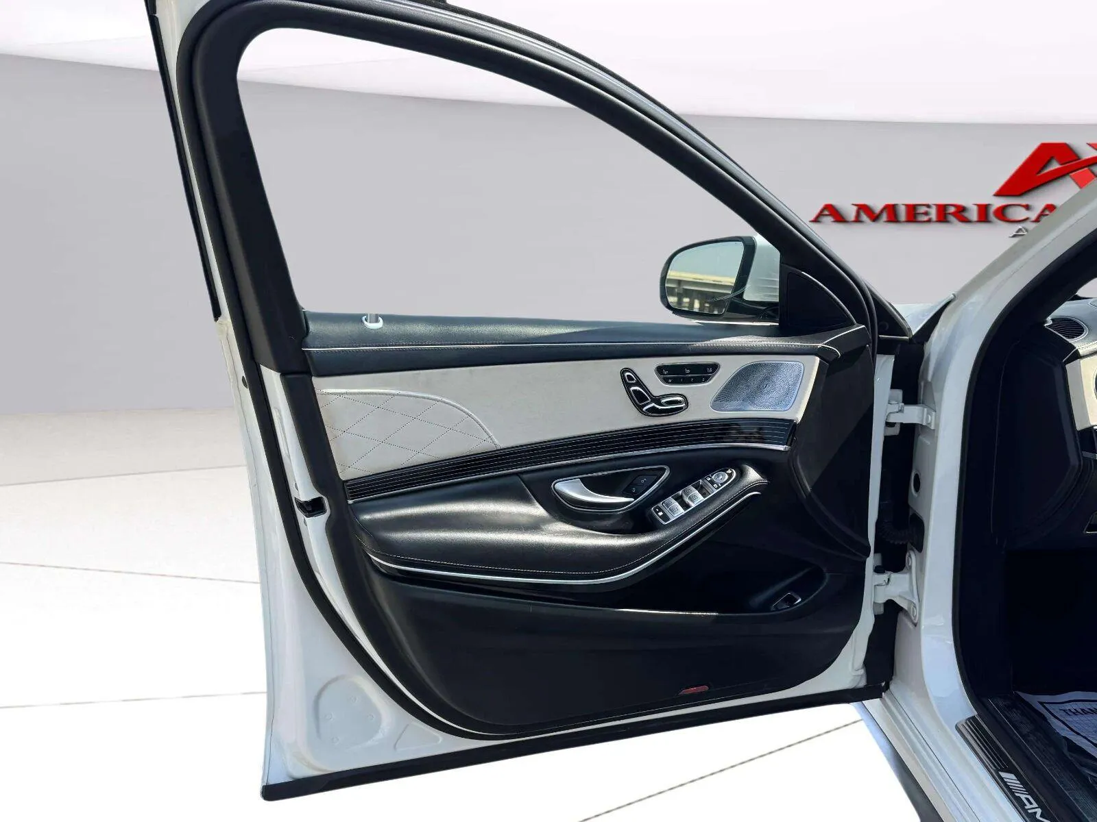 Mercedes-Benz S-Class photo 17