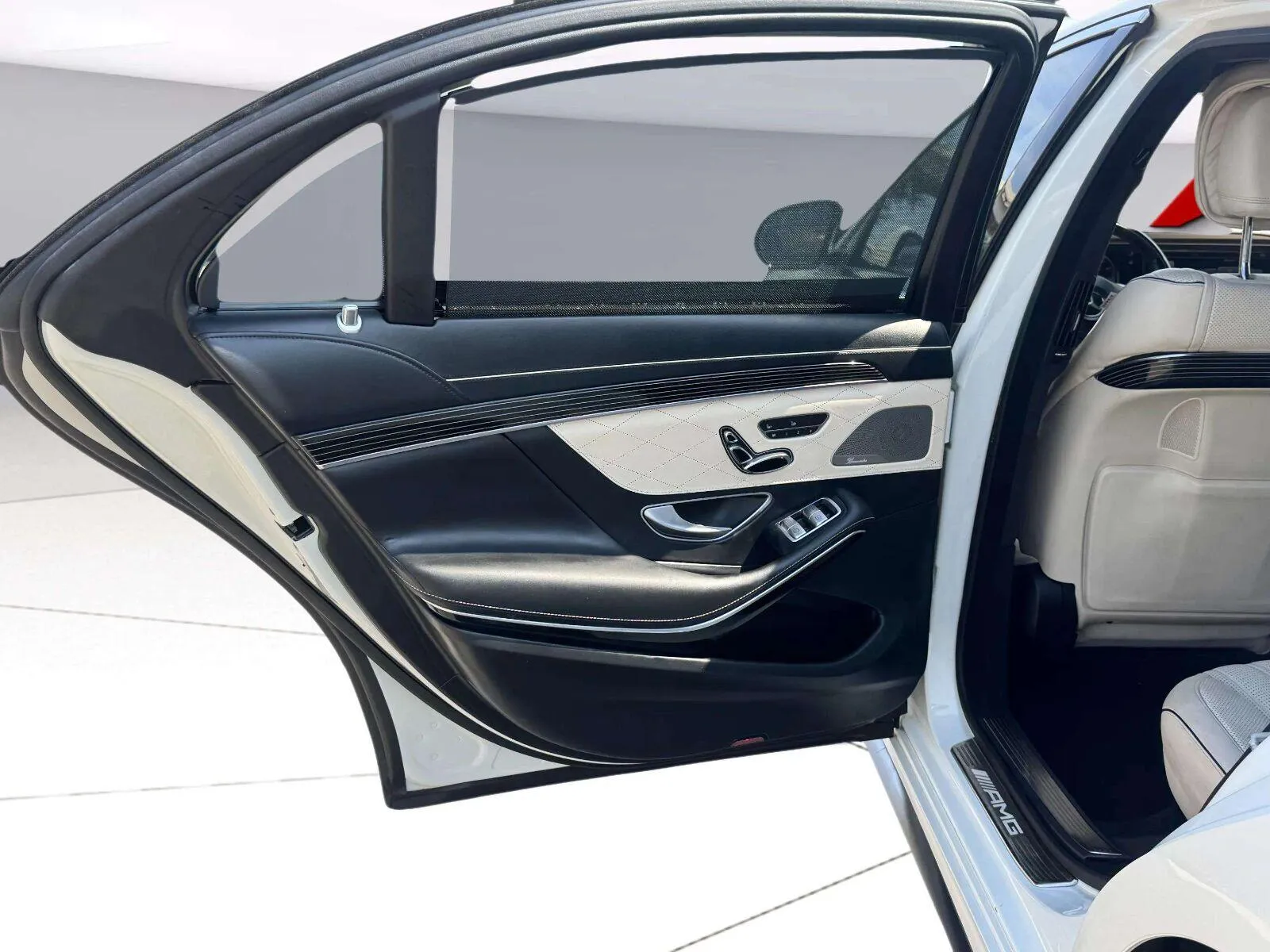 Mercedes-Benz S-Class photo 31