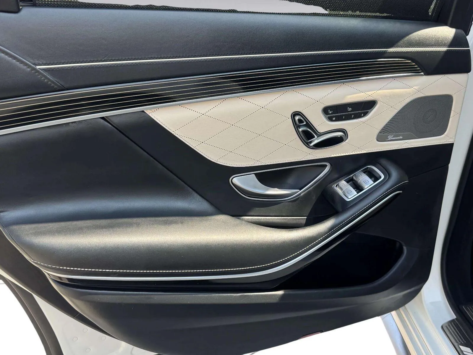 Mercedes-Benz S-Class photo 32
