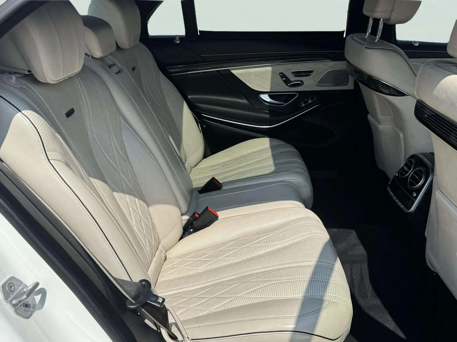 Mercedes-Benz S-Class photo 34