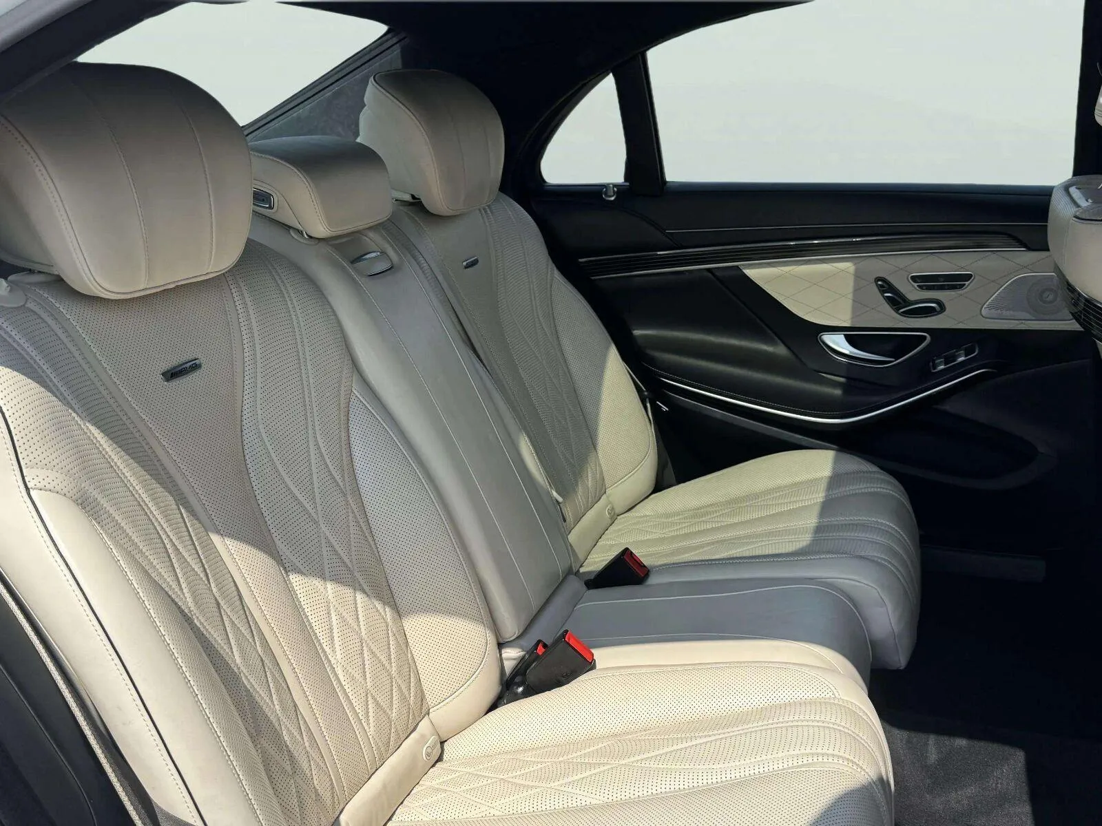 Mercedes-Benz S-Class photo 36