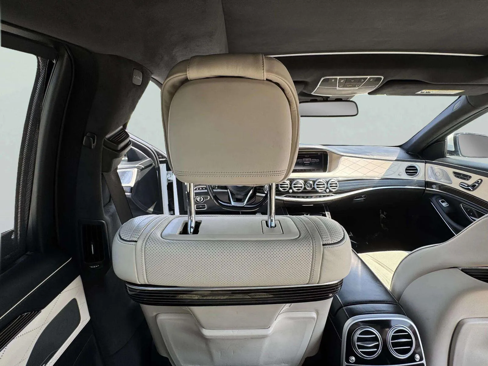 Mercedes-Benz S-Class photo 39