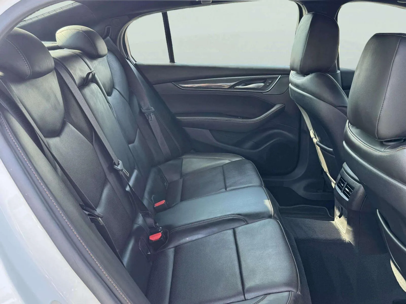Cadillac Ct5-v photo 28