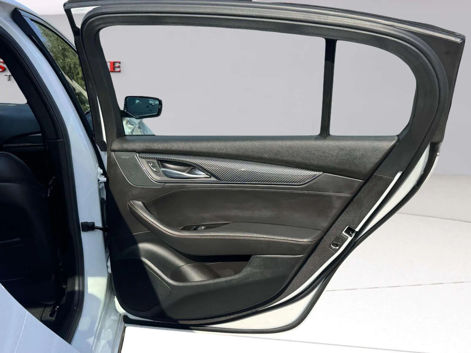 Cadillac Ct5-v photo 29