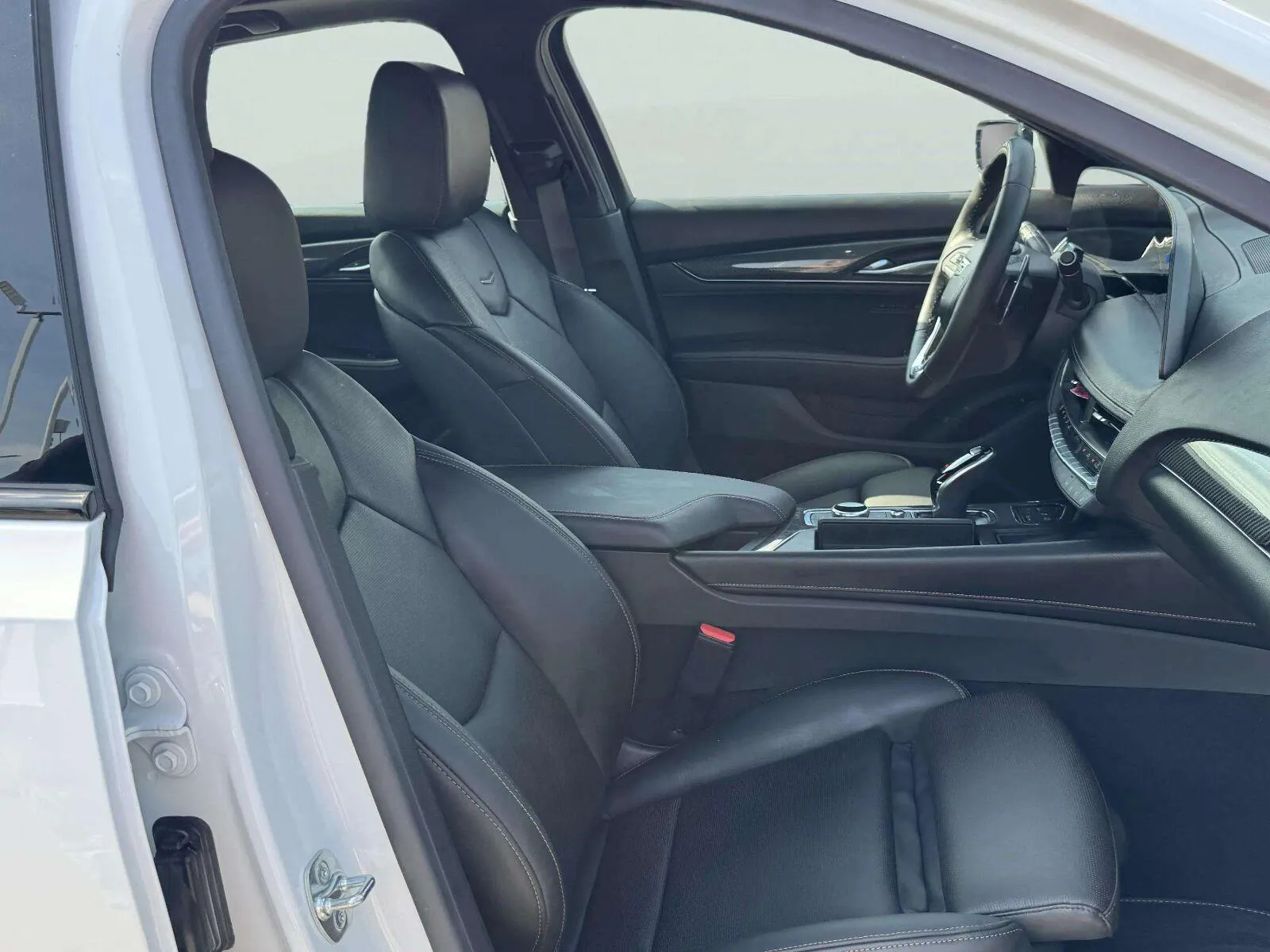 Cadillac Ct5-v photo 36