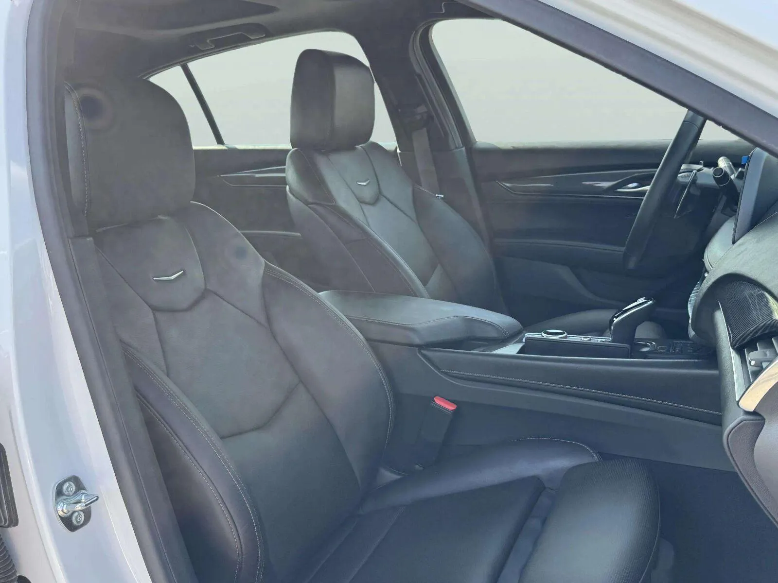 Cadillac Ct5-v photo 39