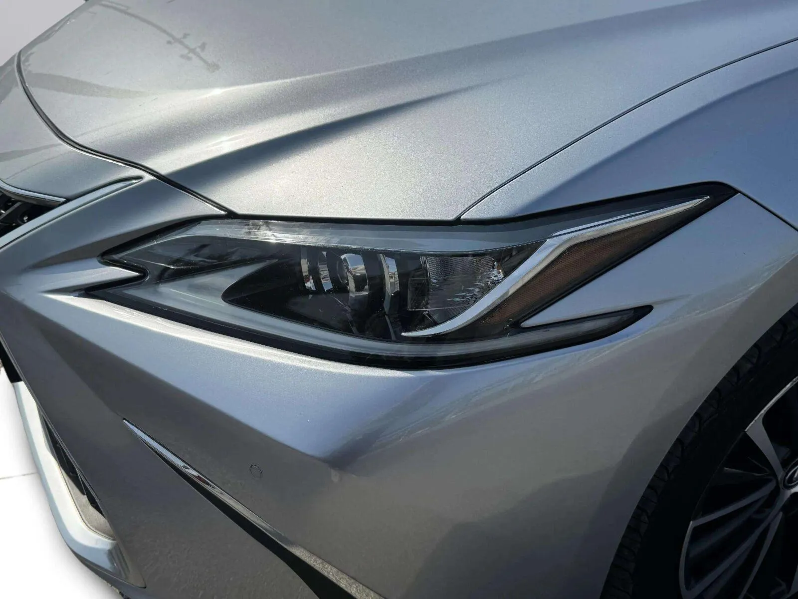 Lexus ES photo 11