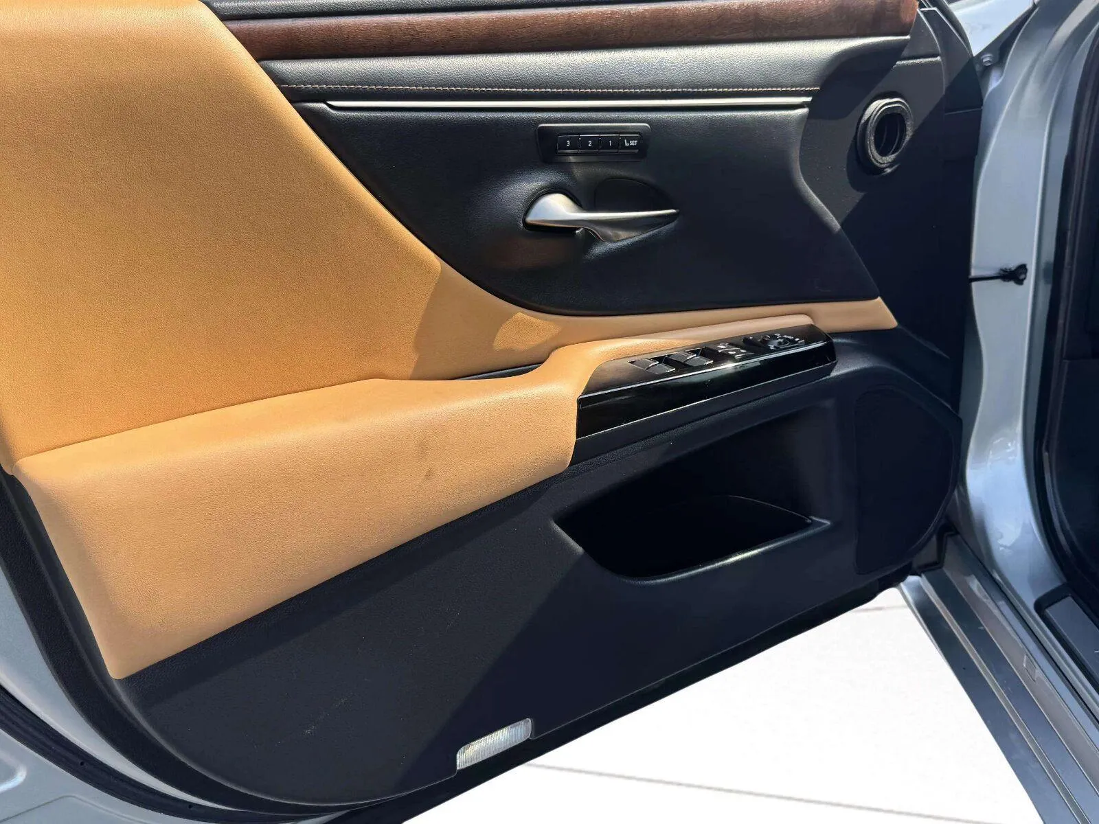 Lexus ES photo 17