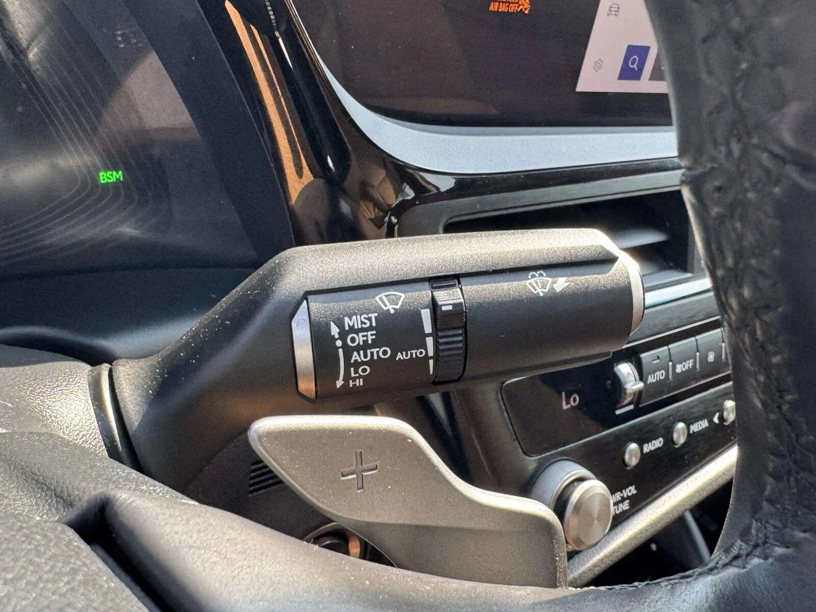 Lexus ES photo 21