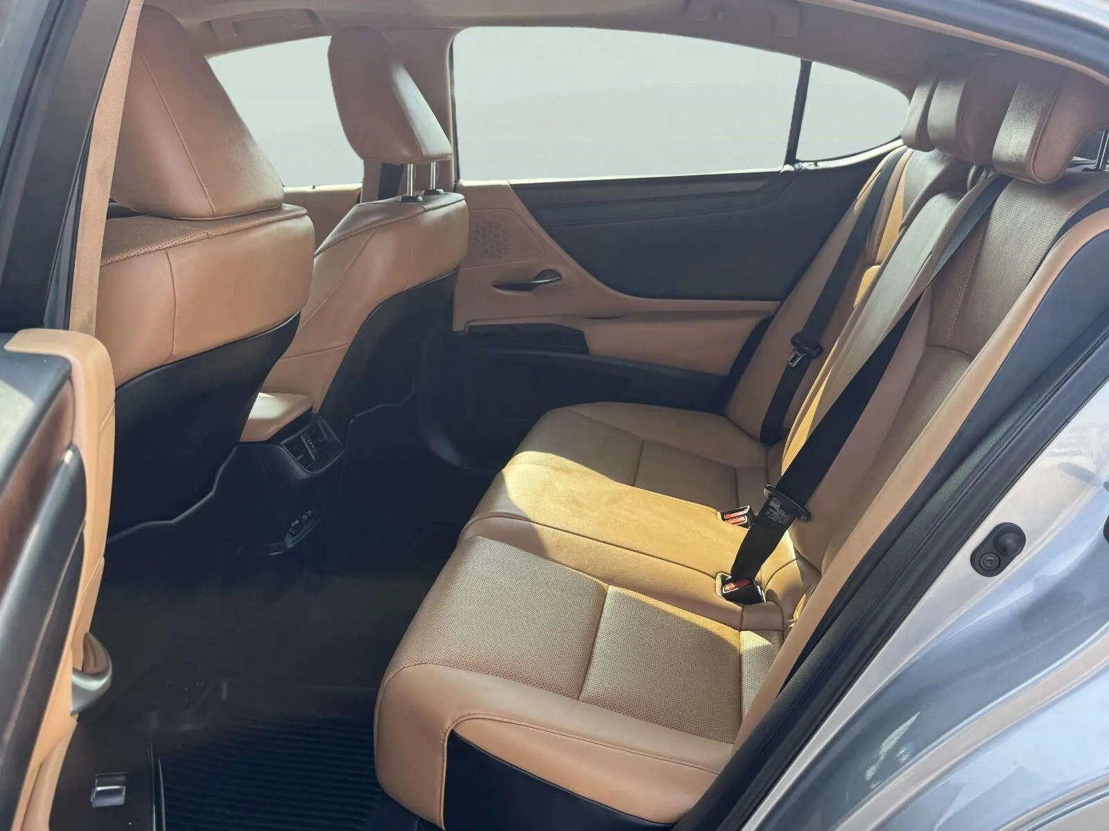 Lexus ES photo 29