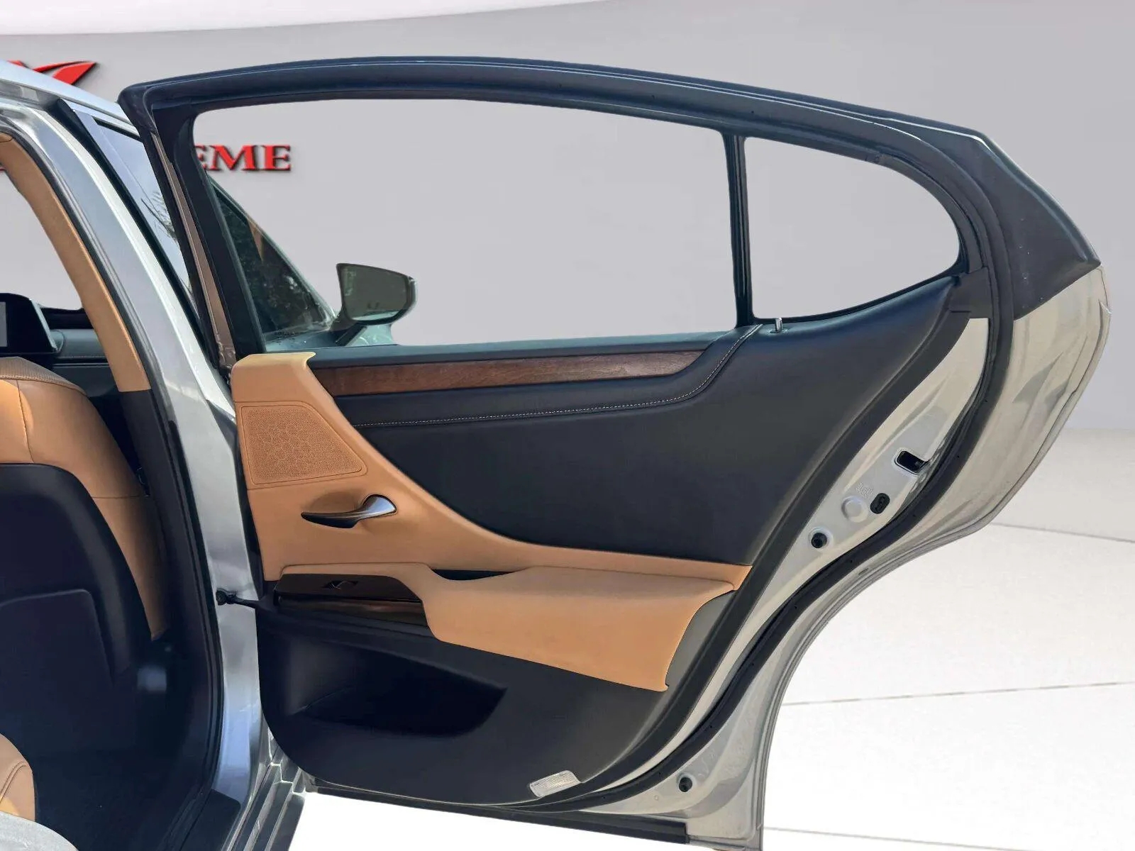 Lexus ES photo 34