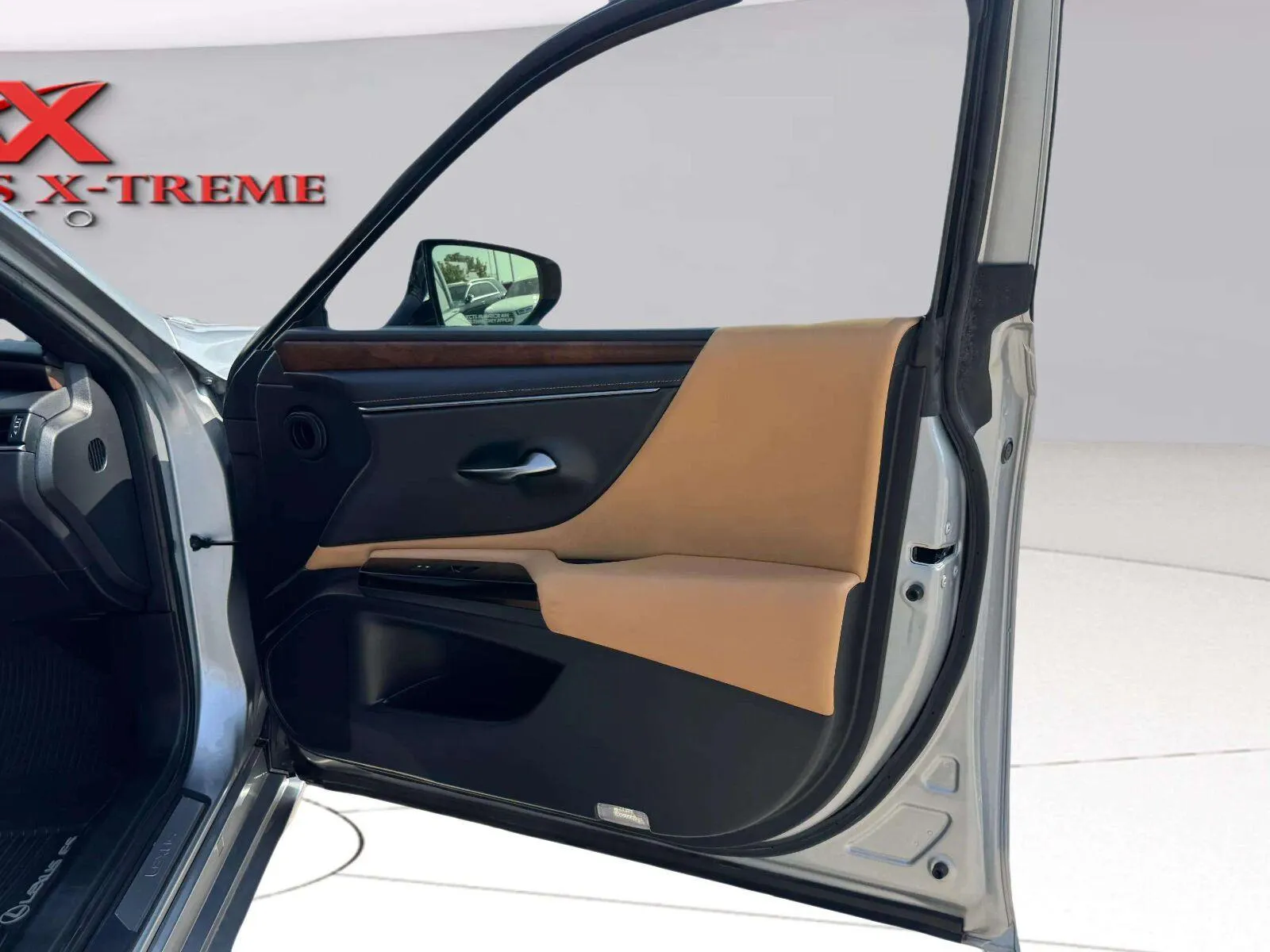 Lexus ES photo 42