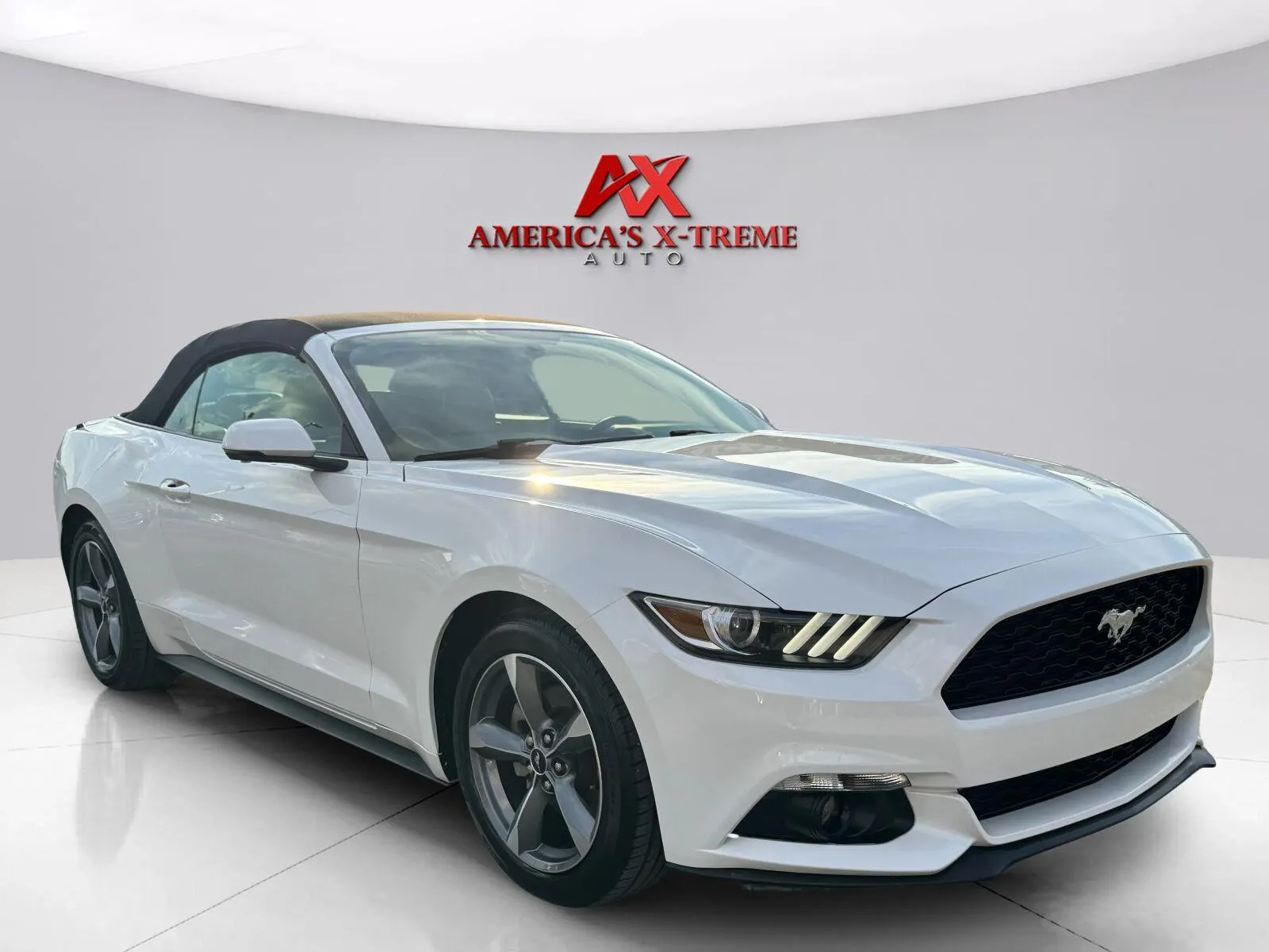 Ford Mustang photo 8