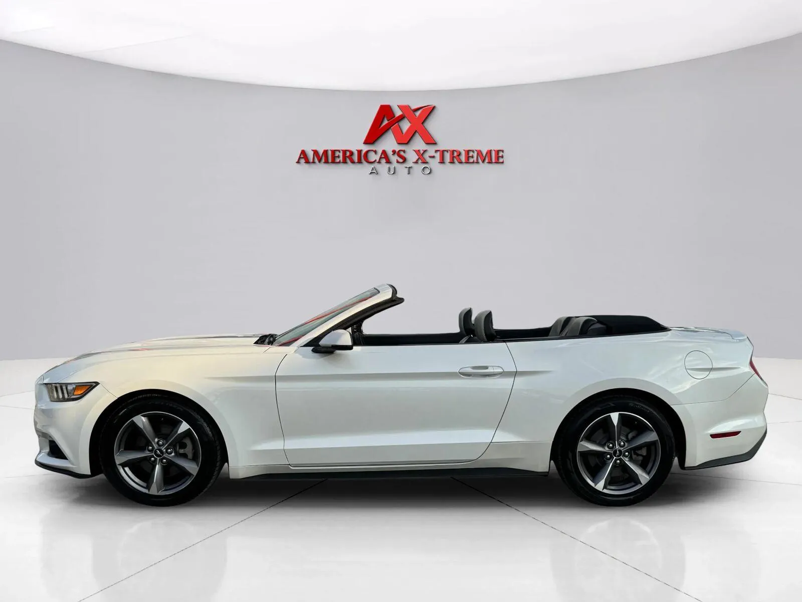 Ford Mustang photo 17