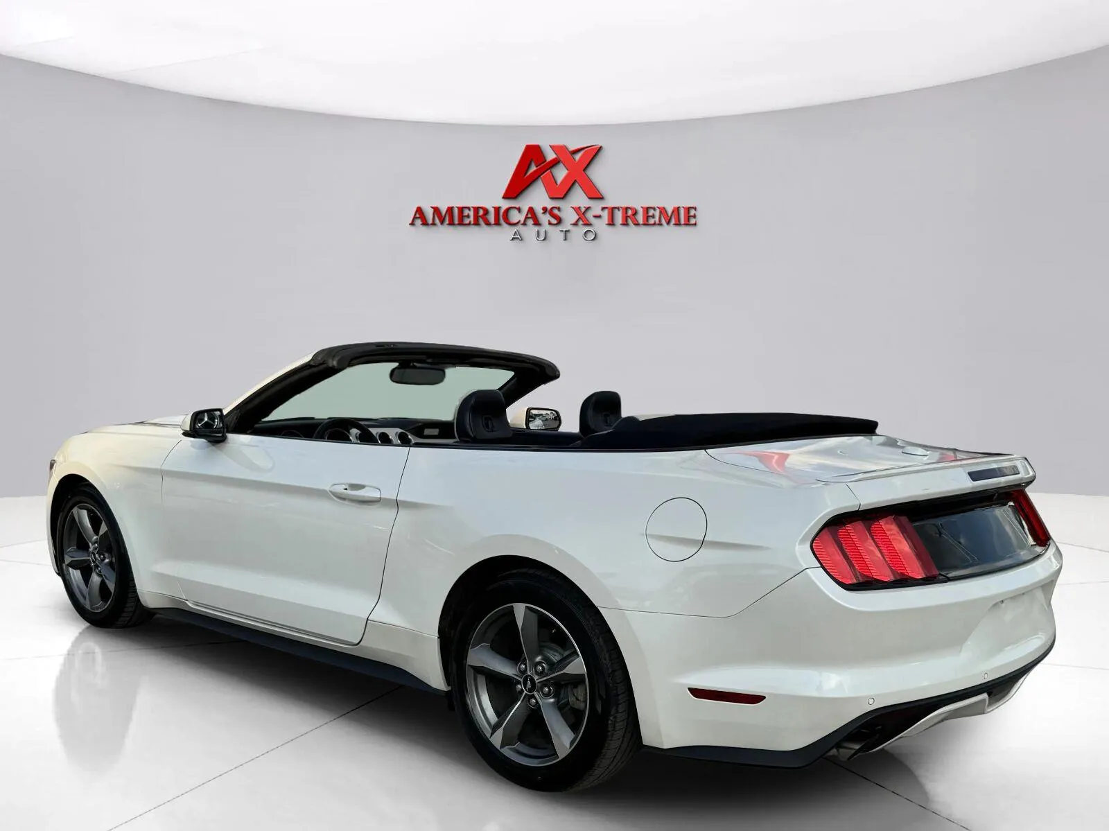 Ford Mustang photo 18