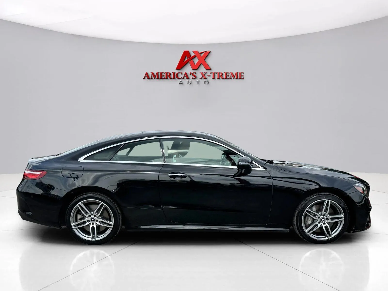 Mercedes-Benz E-Class photo 6