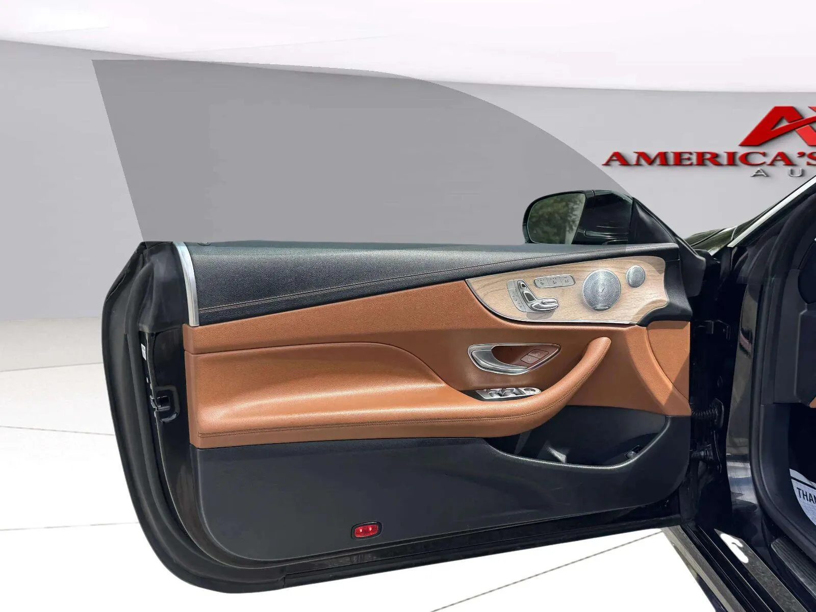 Mercedes-Benz E-Class photo 10