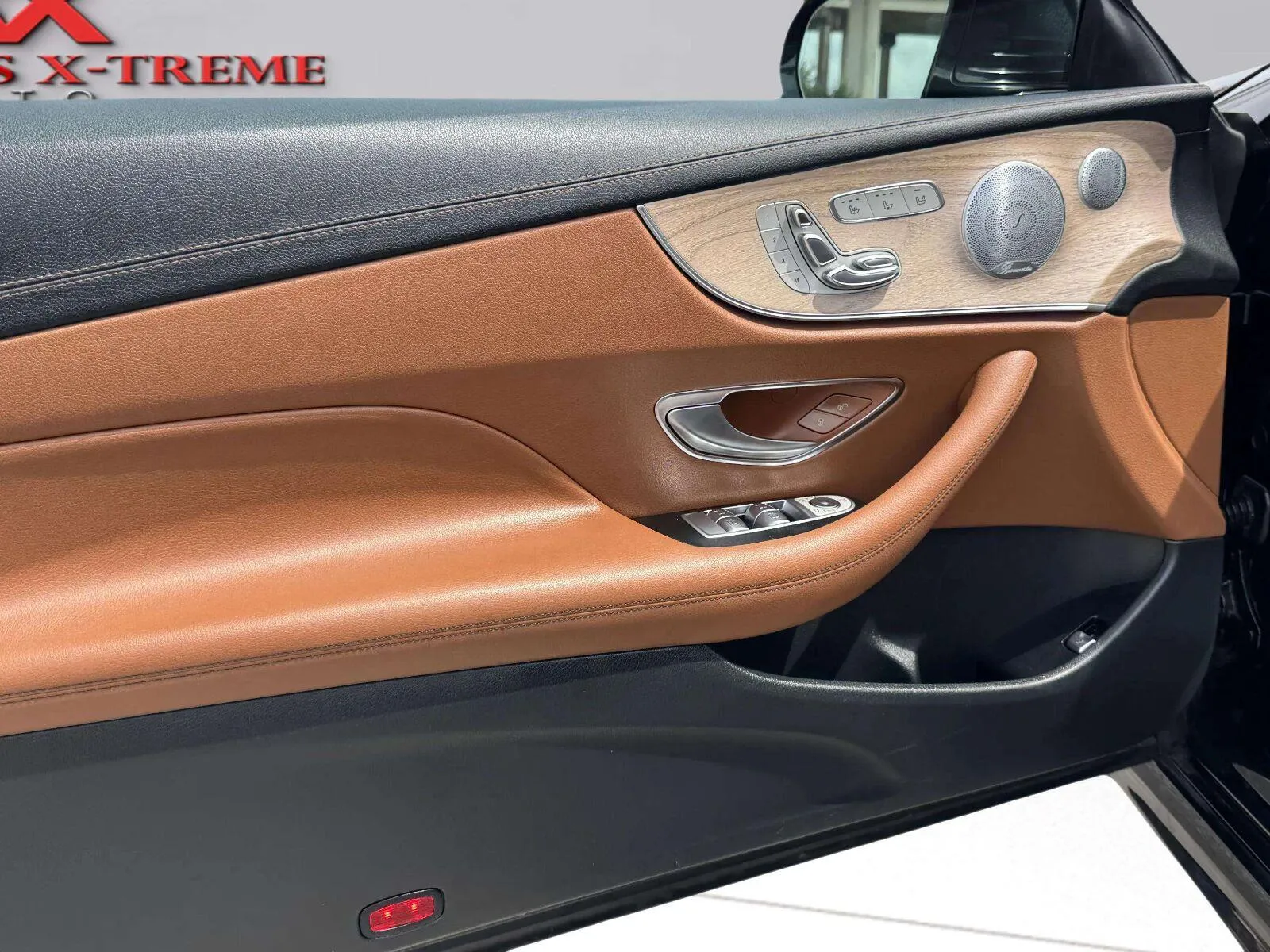 Mercedes-Benz E-Class photo 11