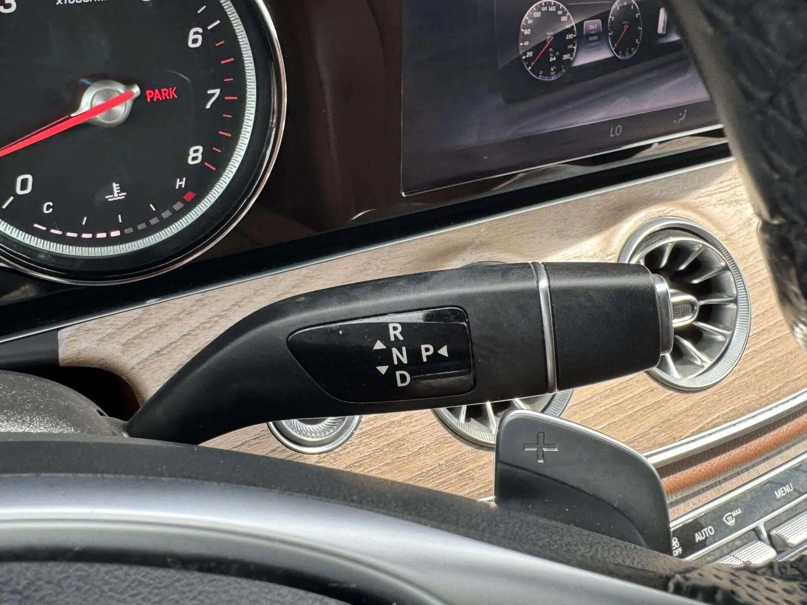 Mercedes-Benz E-Class photo 15