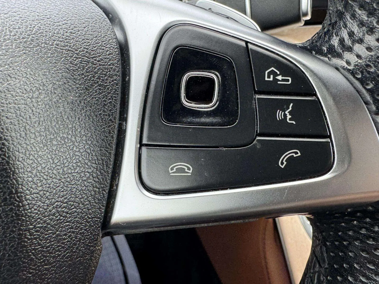 Mercedes-Benz E-Class photo 18