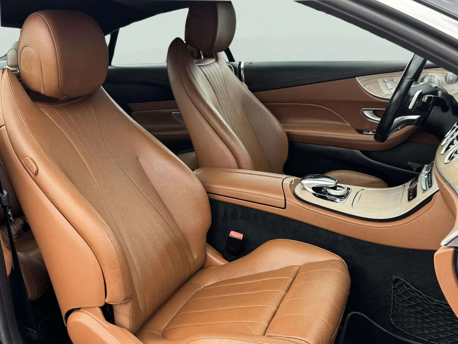 Mercedes-Benz E-Class photo 32