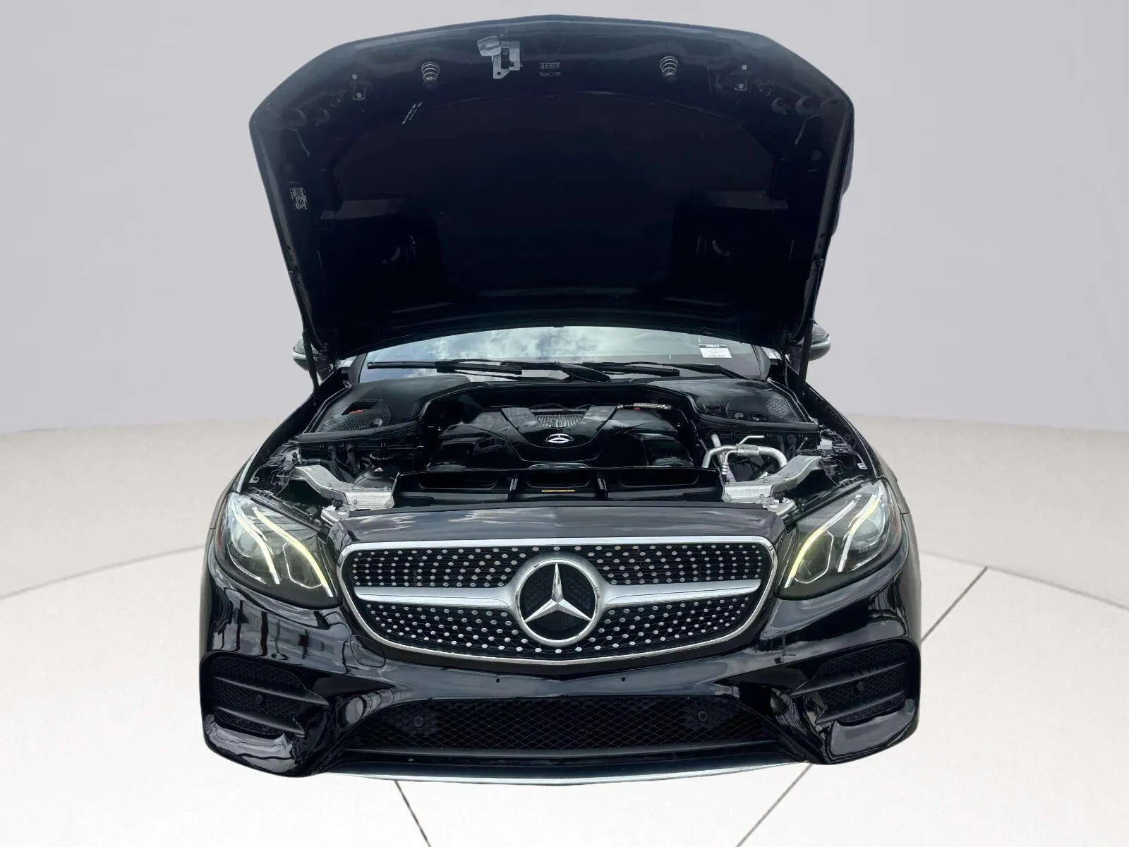 Mercedes-Benz E-Class photo 35