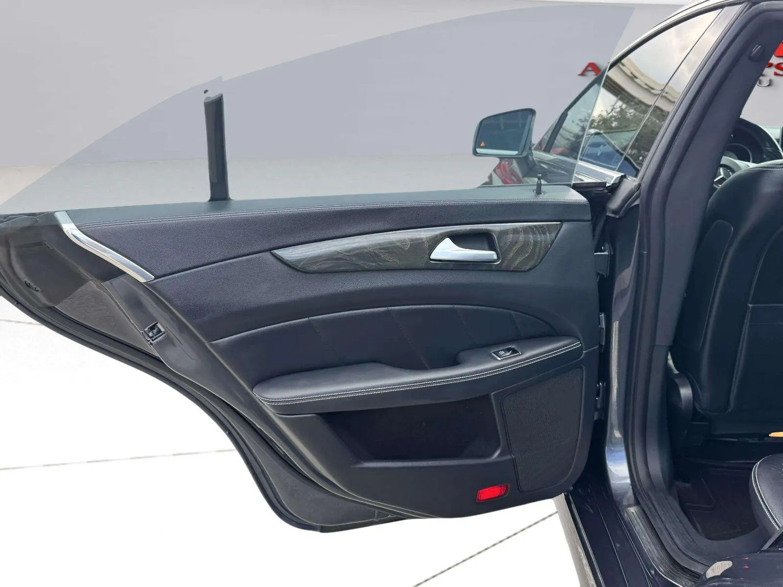 Mercedes-Benz CLS photo 31