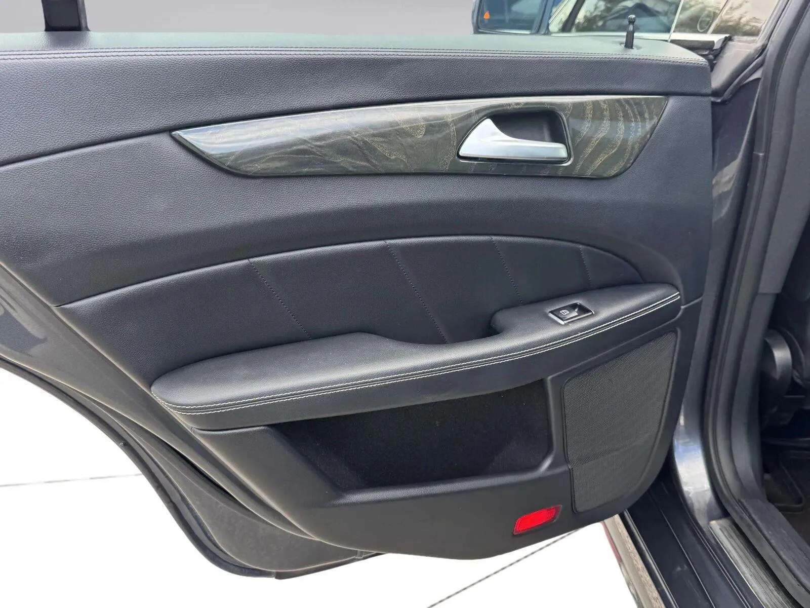 Mercedes-Benz CLS photo 32
