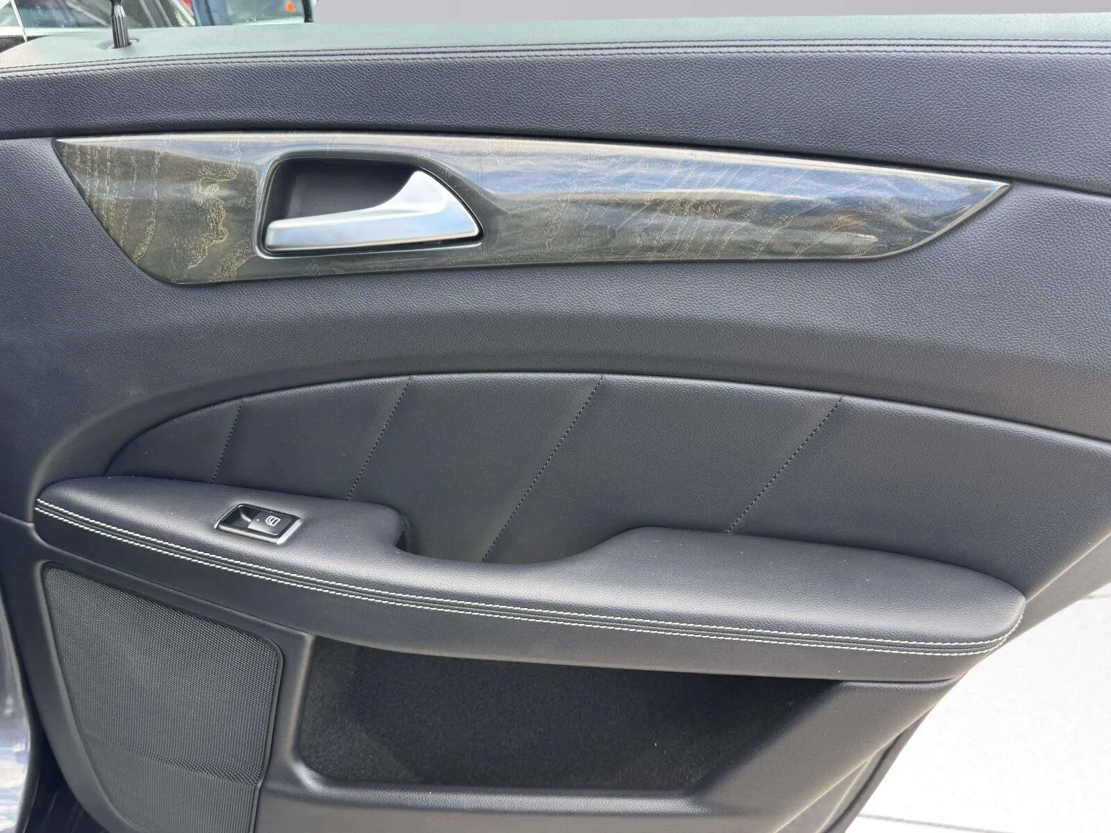Mercedes-Benz CLS photo 36