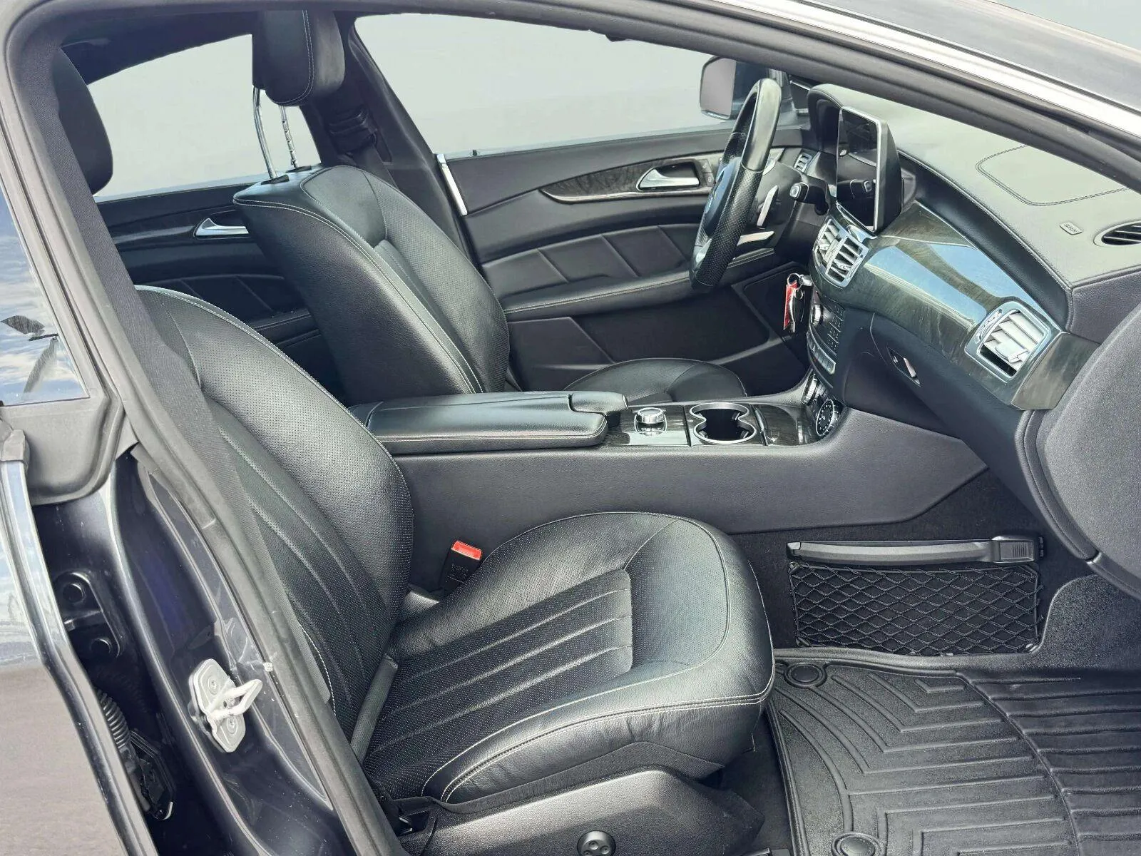 Mercedes-Benz CLS photo 43