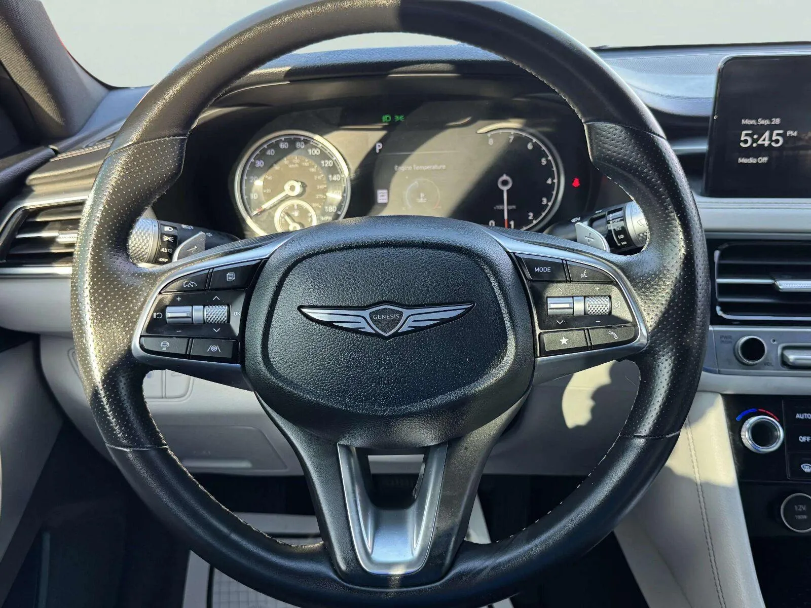 Genesis G70 photo 25