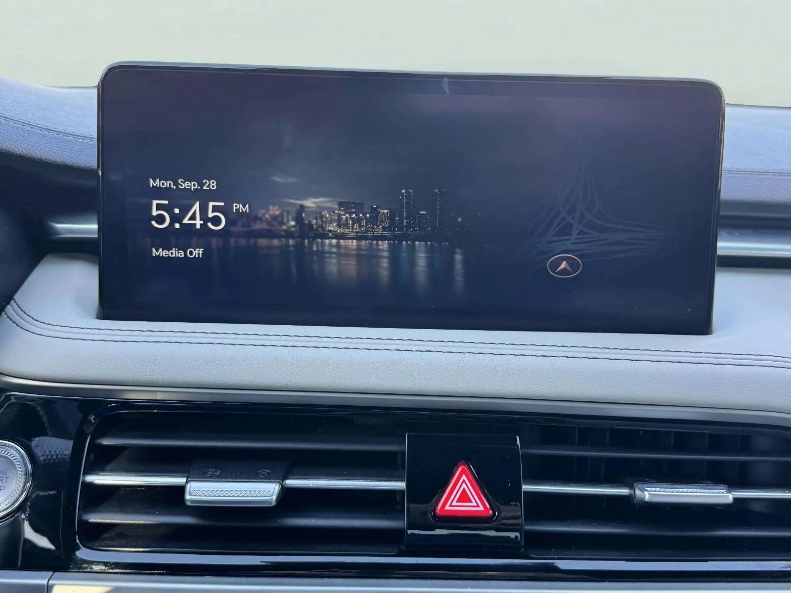 Genesis G70 photo 26