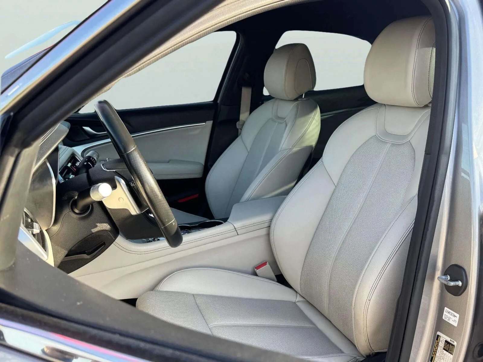 Genesis G70 photo 29