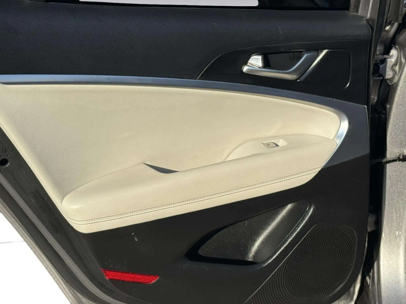 Genesis G70 photo 32