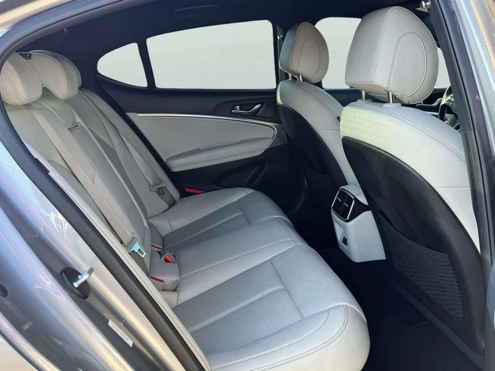 Genesis G70 photo 34