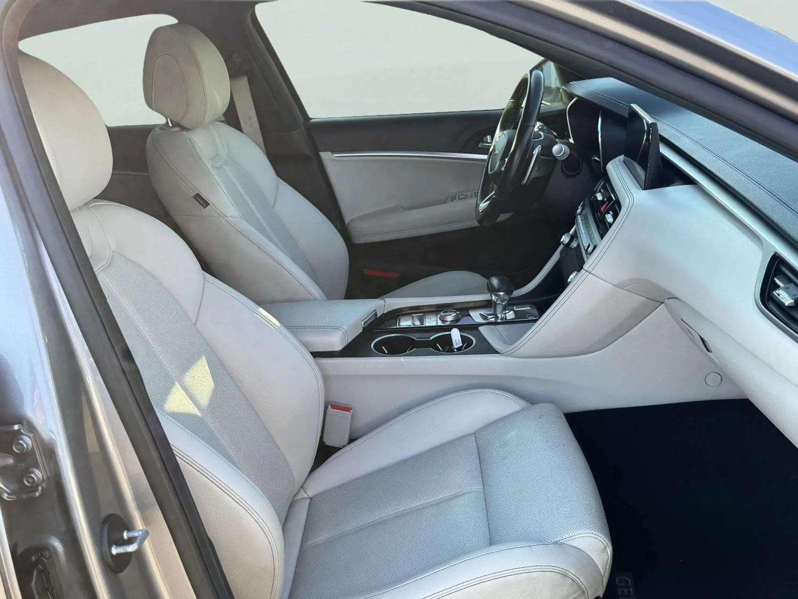 Genesis G70 photo 42