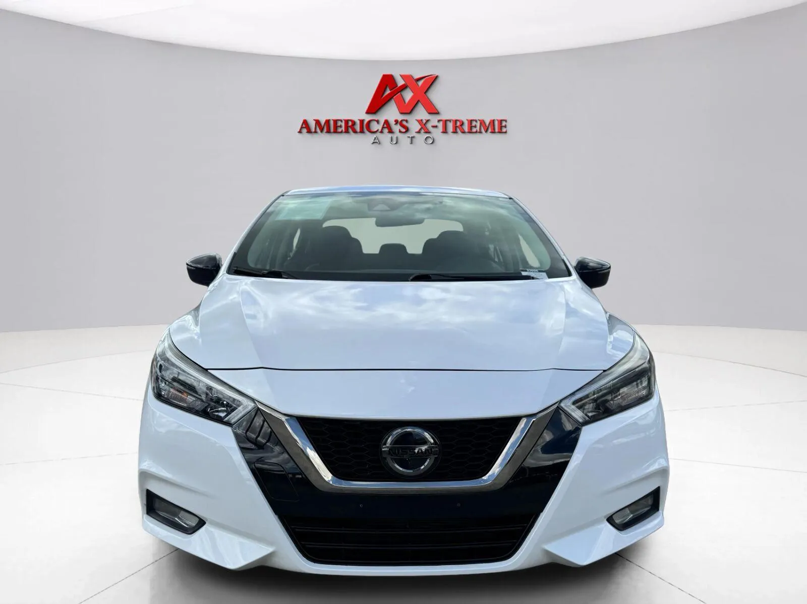Nissan Versa photo 8