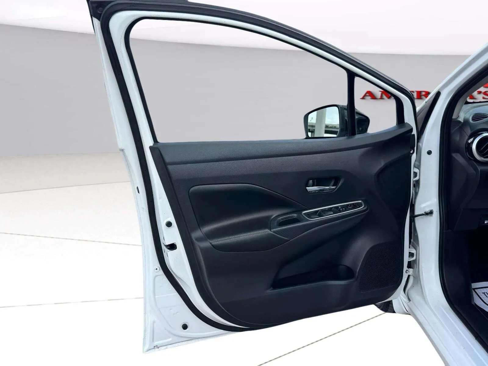 Nissan Versa photo 16