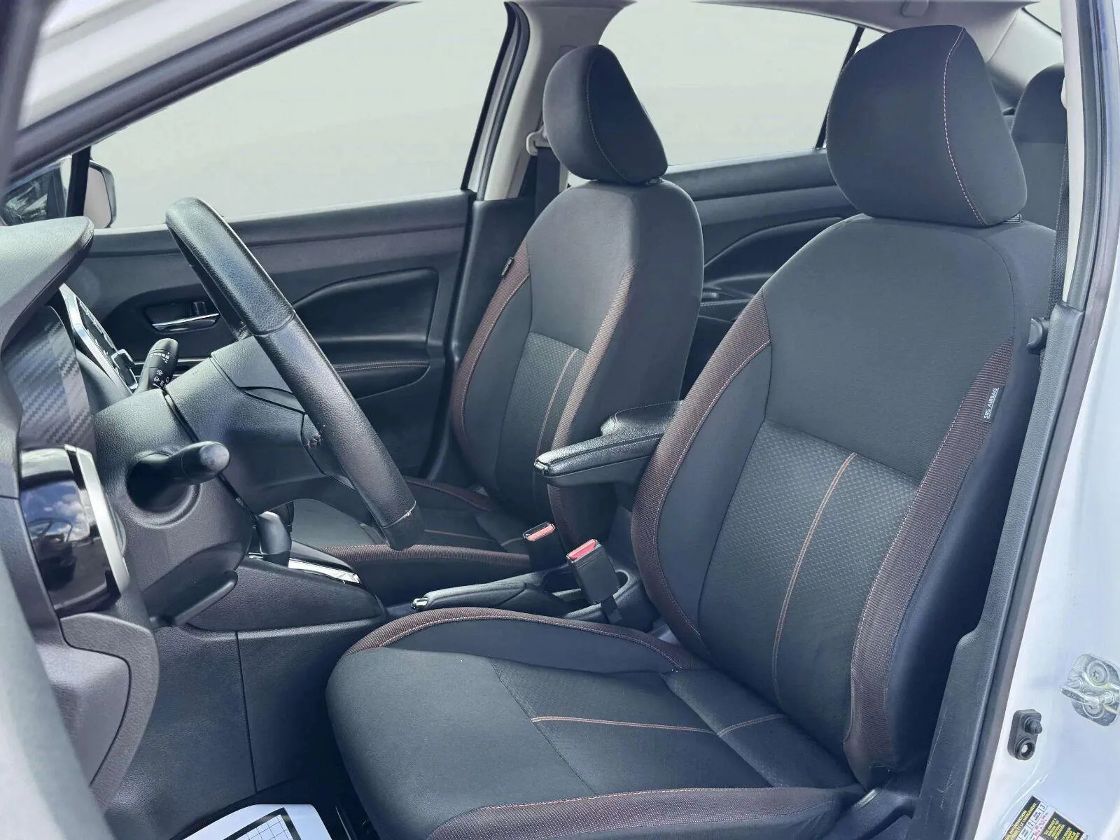 Nissan Versa photo 18